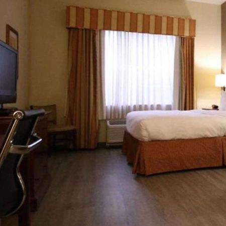 Seffner Inn And Suites Экстерьер фото