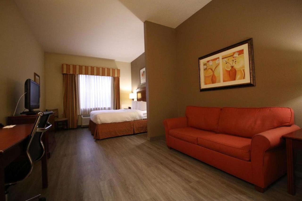 Seffner Inn And Suites Экстерьер фото