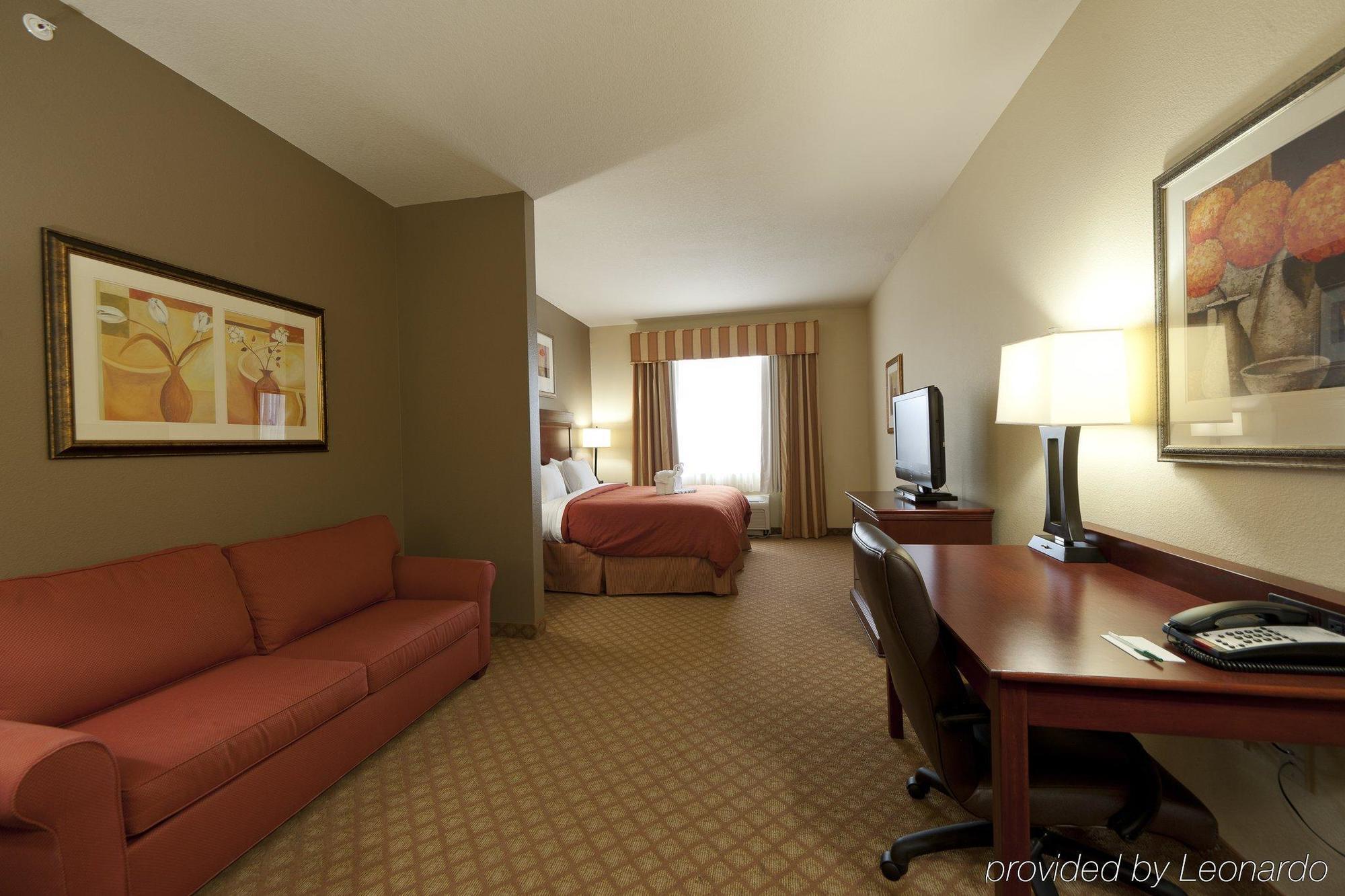 Seffner Inn And Suites Номер фото