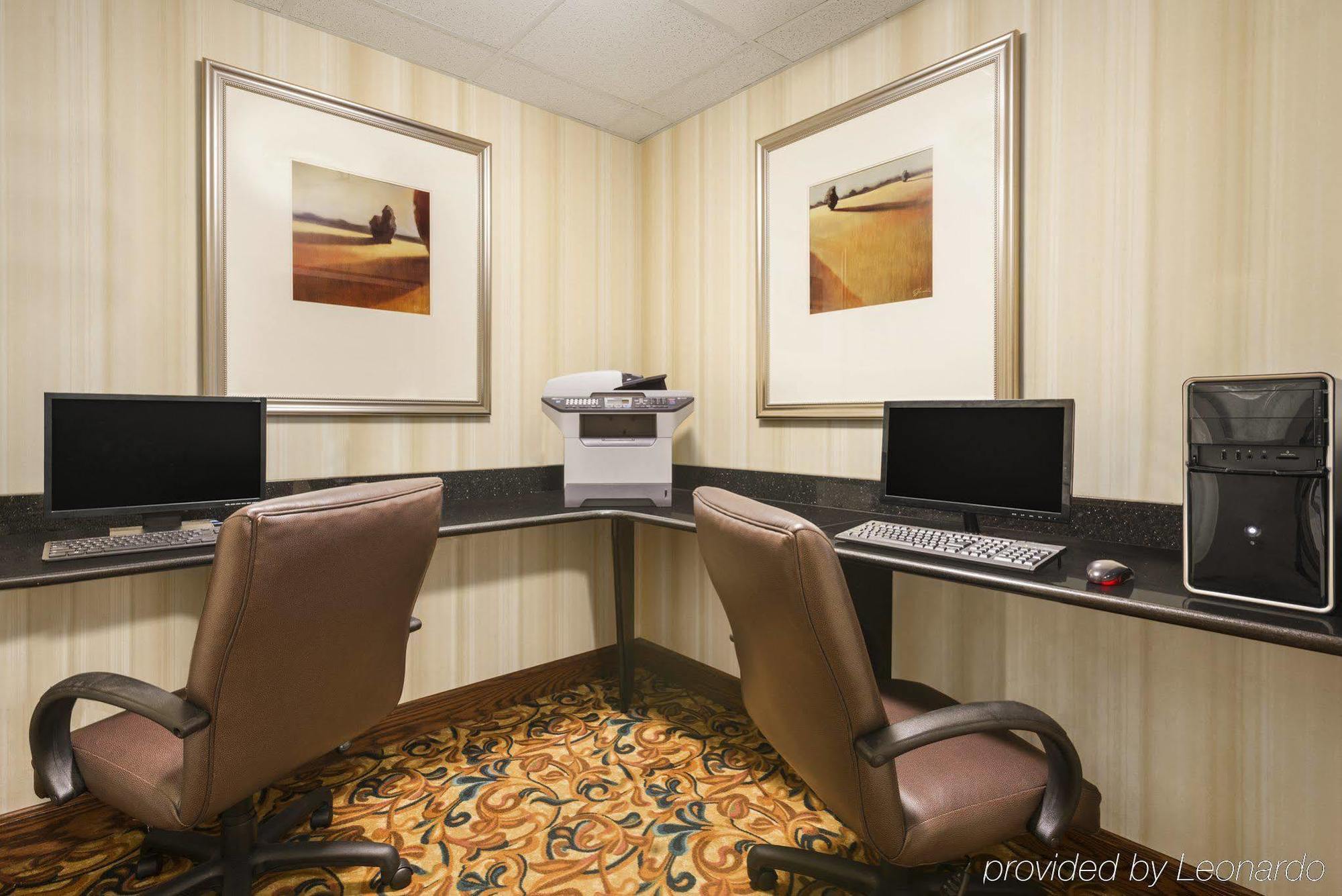 Seffner Inn And Suites Экстерьер фото