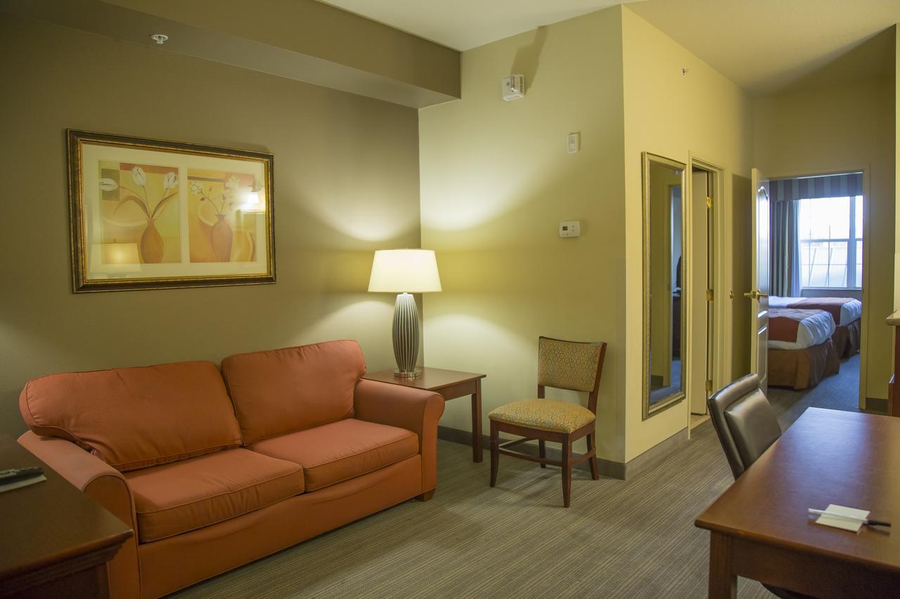 Seffner Inn And Suites Экстерьер фото