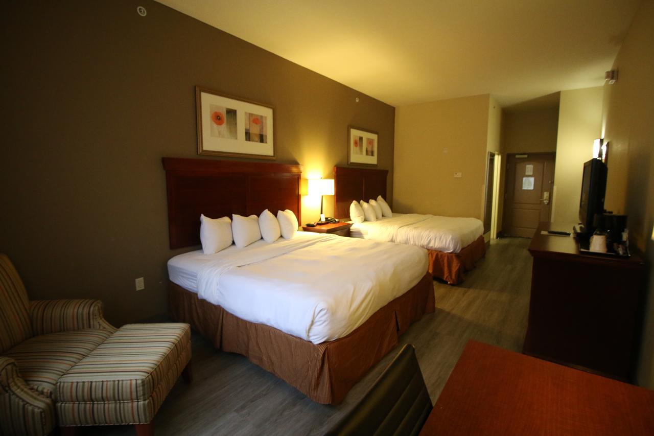 Seffner Inn And Suites Экстерьер фото