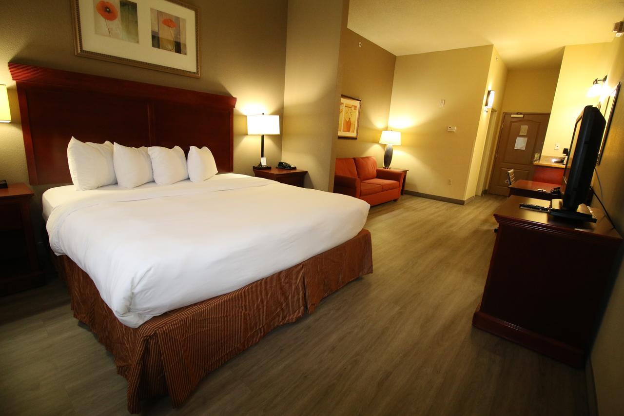Seffner Inn And Suites Экстерьер фото